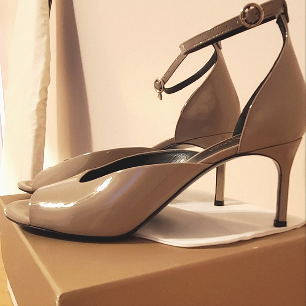 Via Spiga Jennie 8.5 Nude/Taupe heels